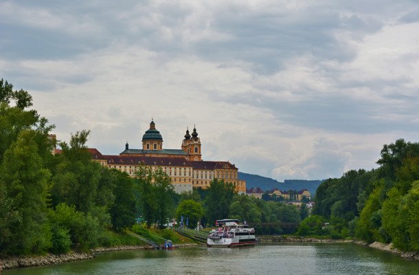 Danube Christmas Markets with Prague