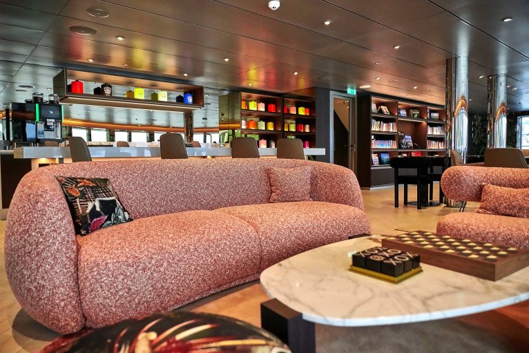 Observation Lounge & Library