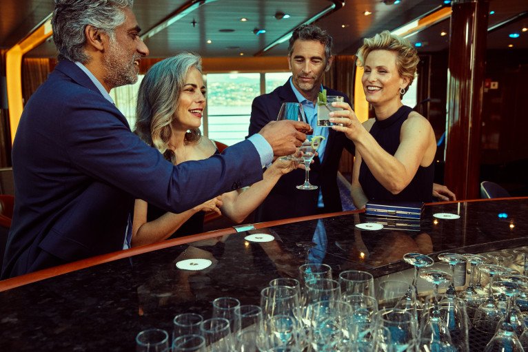 Bow Lounge