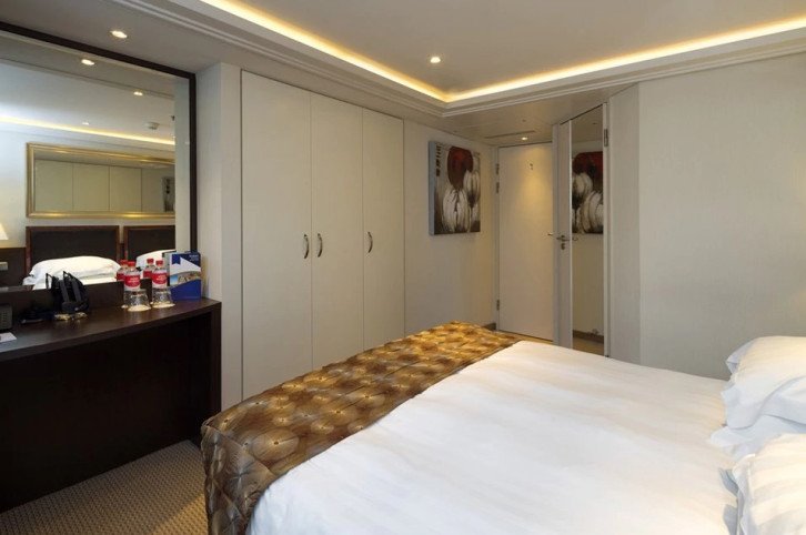 CAT. E Stateroom