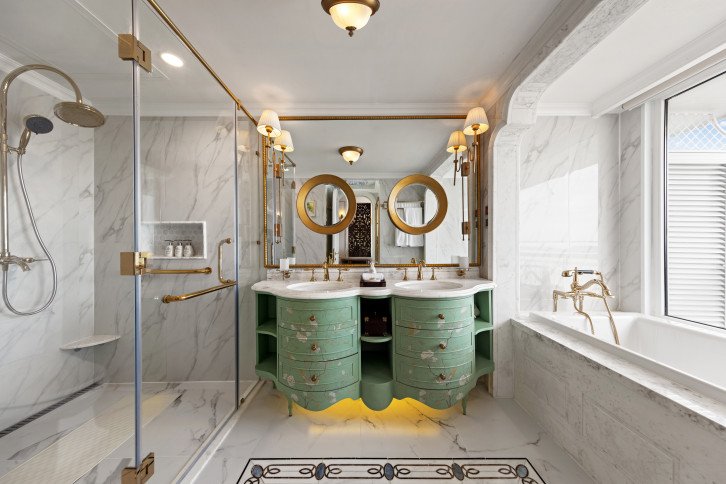 Royal Suite