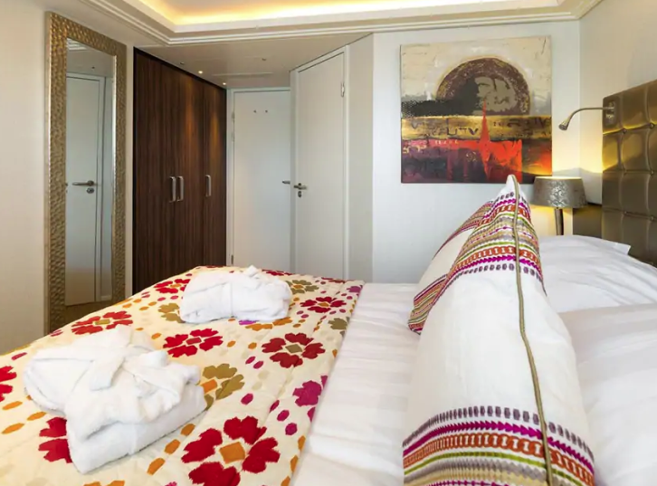 Cat CB Staterooms