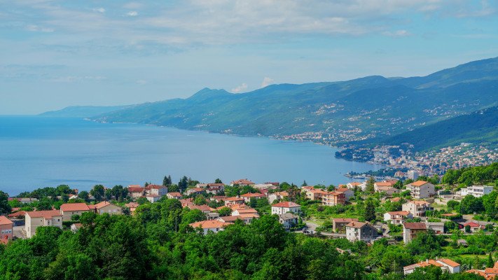Croatia Intensive Cruise: Zadar, Dubrovnik & Hvar