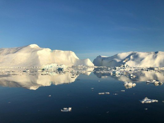 Iqaluit to Nuuk