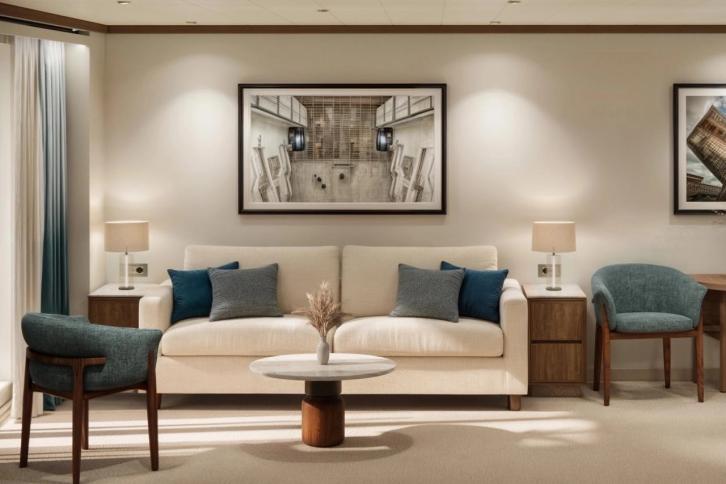 Sapphire Deluxe Suite